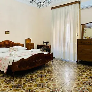 Zu Pippo's Hause Catania